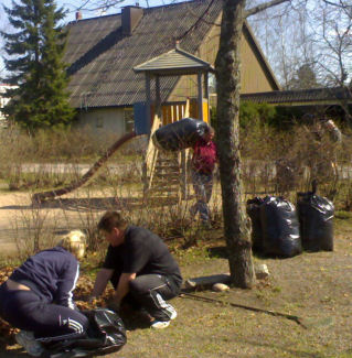 Jäspilänpihalla huhtikuussa 2008